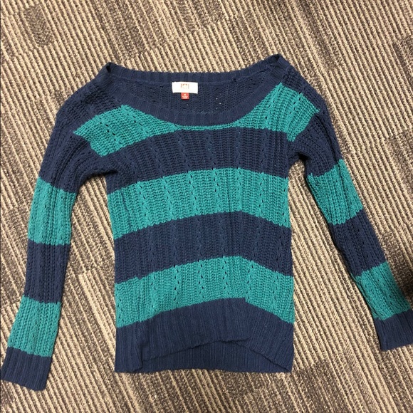 L.E.I Knit sweater! - Picture 2 of 4
